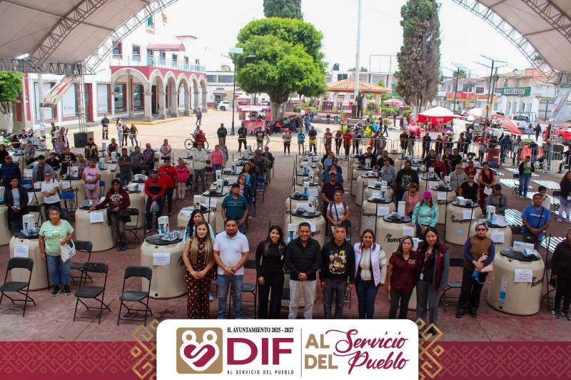 BOLETÍN 55 | Entregan 70 tinacos y 150 láminas a 85 familias de Chicoloapan